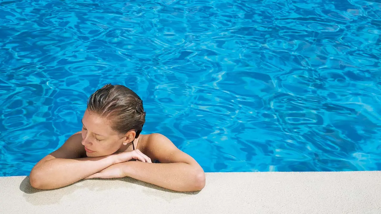 Swimmingpool: Entspannung und aktive Erholung